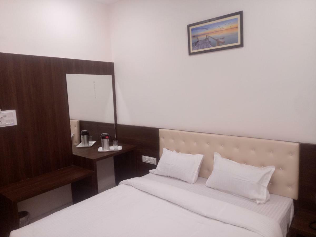Hotel Prestige 阿杰梅尔 外观 照片