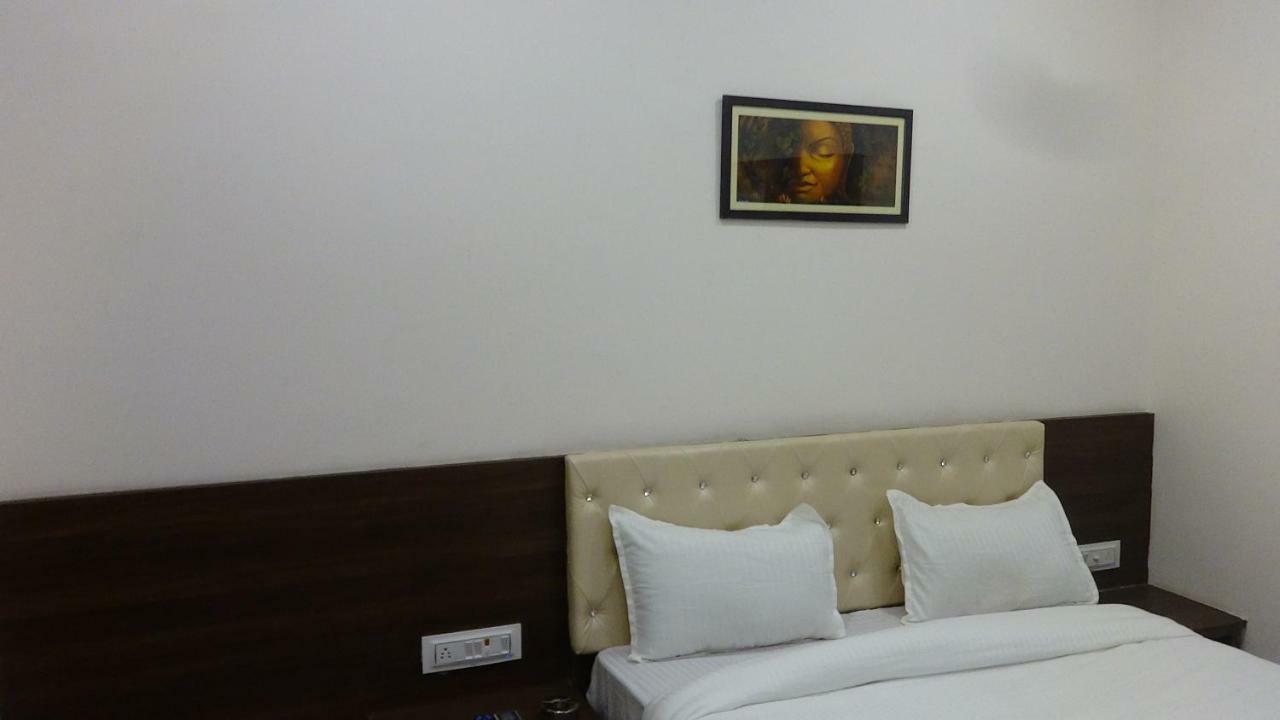 Hotel Prestige 阿杰梅尔 外观 照片